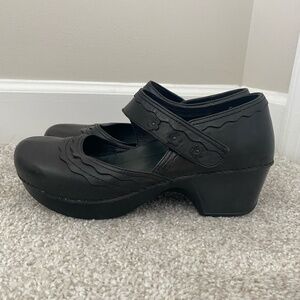 Women's Dansko Clogs - Size 9.5-10 (Size 40)